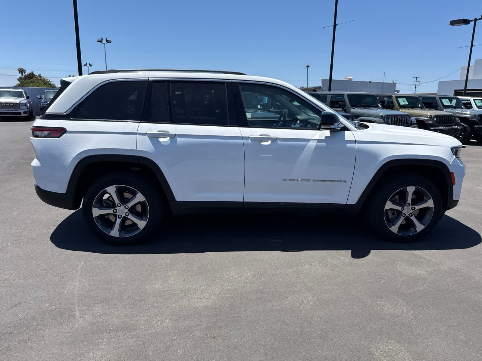Used 2023 Bright White Clearcoat Jeep  image 12