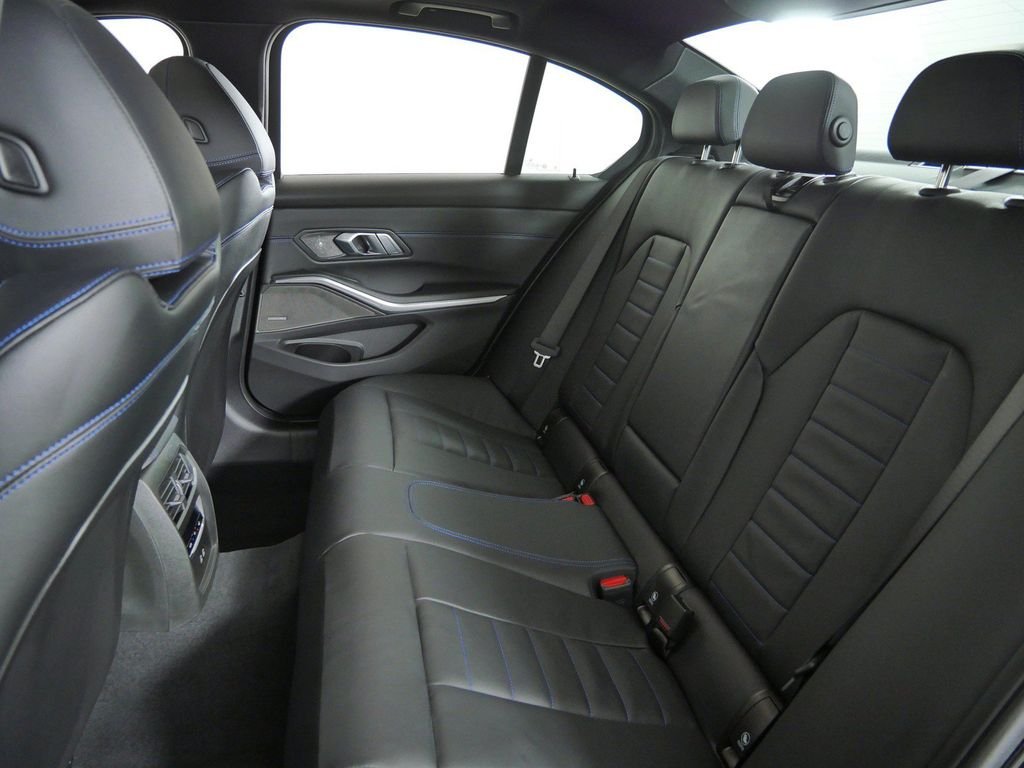 New 2026 Black Sapphire Metallic BMW 330i xDrive image 31