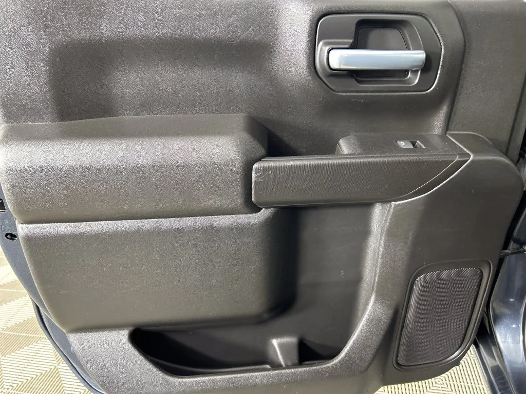 Used 2021 Gray Chevrolet LT image 17