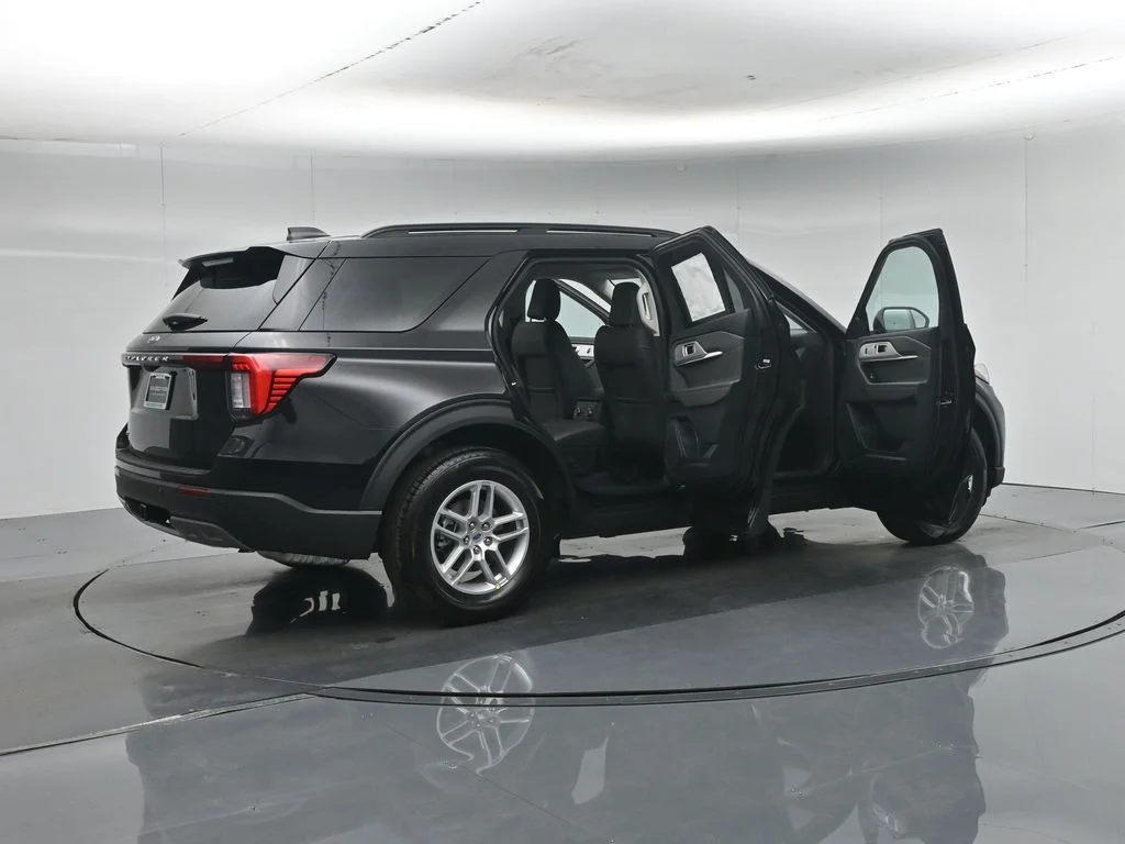 New 2026 Agate Black Metallic Ford Active image 5