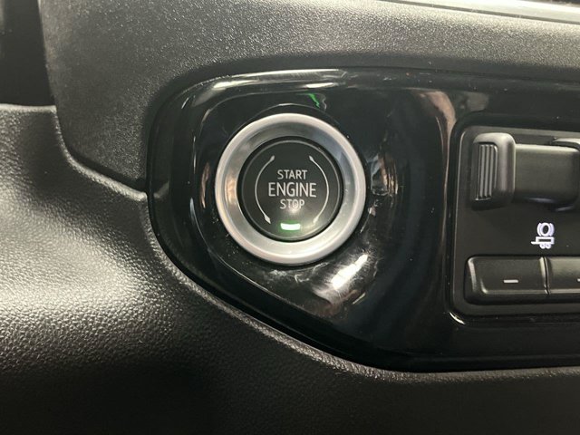 Used 2023 Sterling Metallic GMC SLE image 23