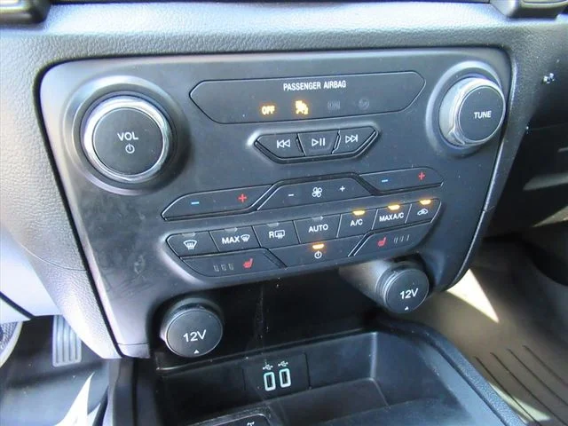 Used 2022 Black Ford Lariat image 31