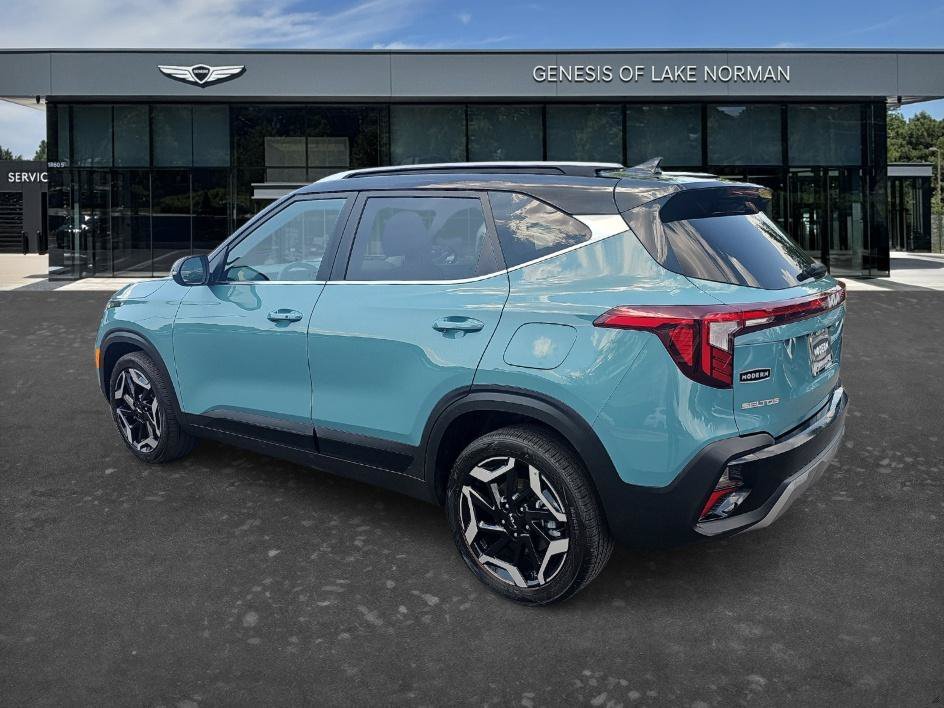 Used 2024 Pluton Blue/Black Roof Kia SX AWD image 6