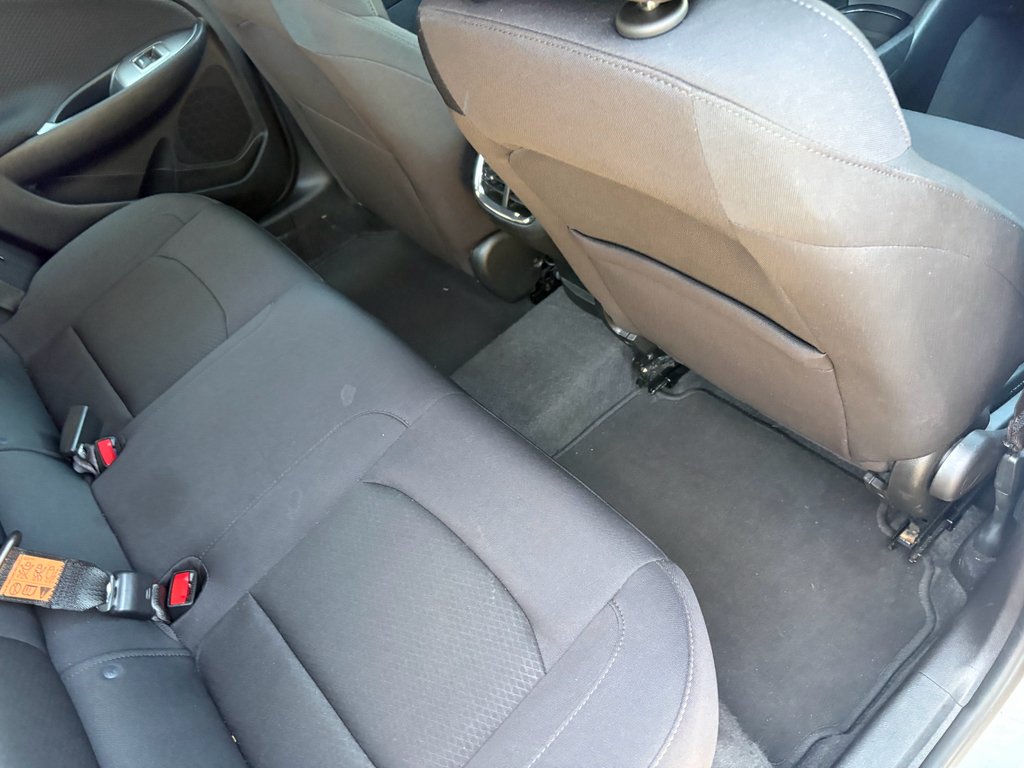 Used 2024 Summit White Chevrolet LT image 29