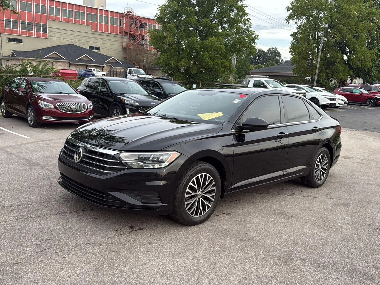 Used 2019  Volkswagen SE image 7