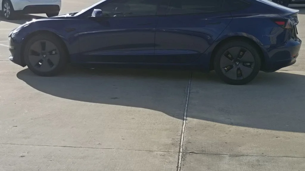 Used 2022 Blue Tesla Long Range image 9