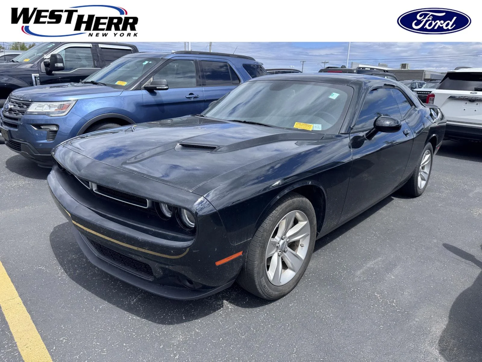 2023 Dodge Challenger SXT Auto's photo