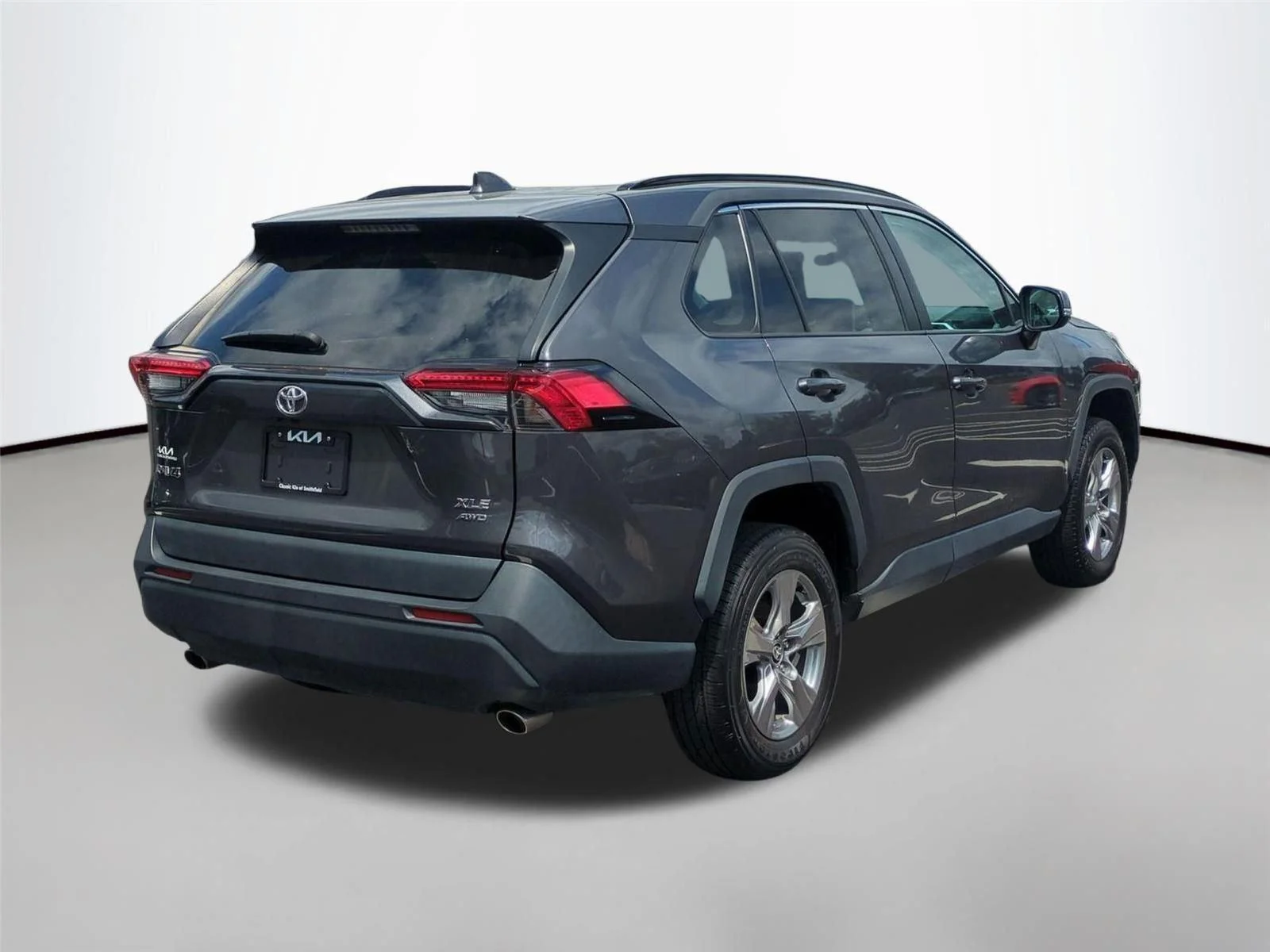 2024 Toyota RAV4 XLE - Photo 8