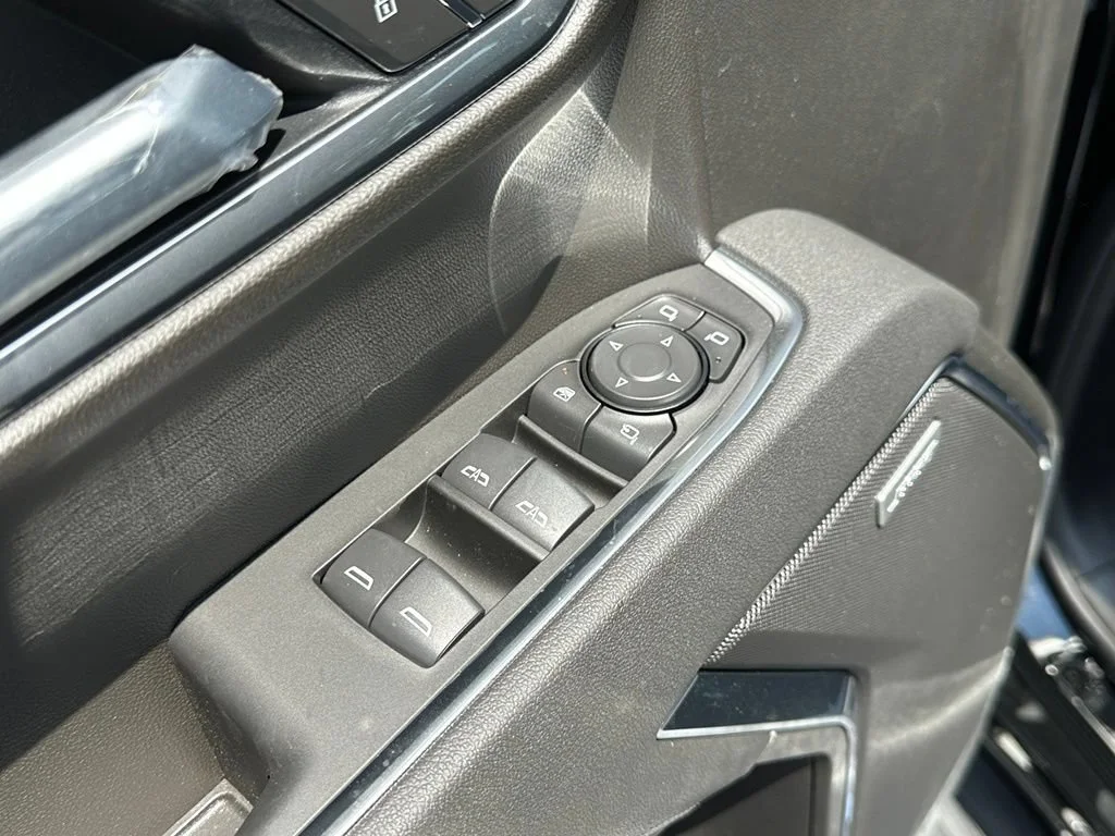 2026 GMC Sierra 1500 SLT - Photo 14
