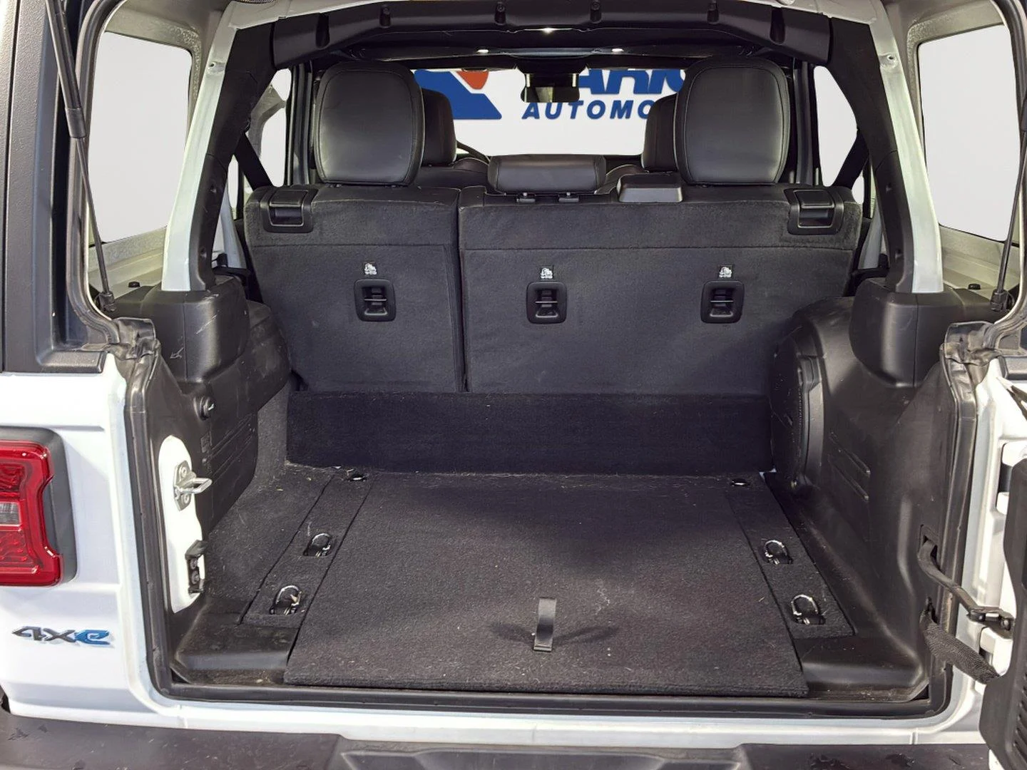 Used 2025 Bright White Clearcoat Jeep Rubicon image 12