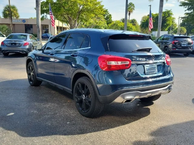 Used 2020 Blue Mercedes-Benz GLA 250 image 6