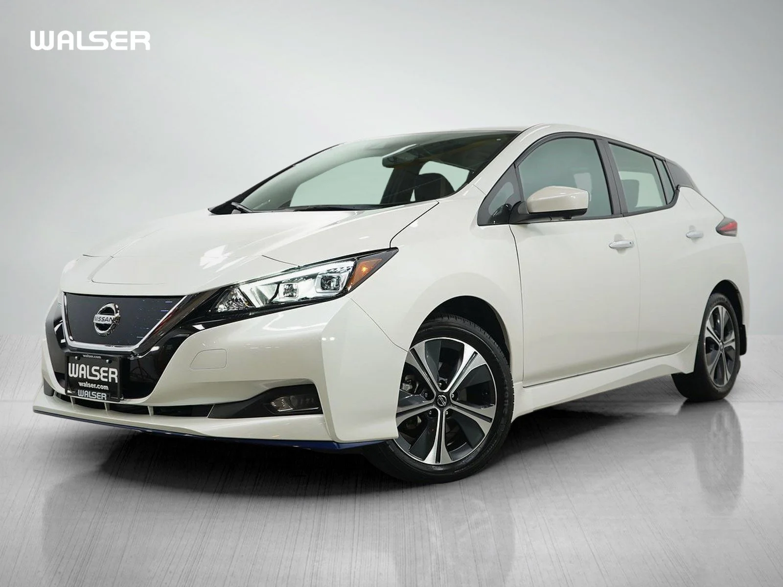 Used 2022 Pearl White Nissan SV Plus image 1