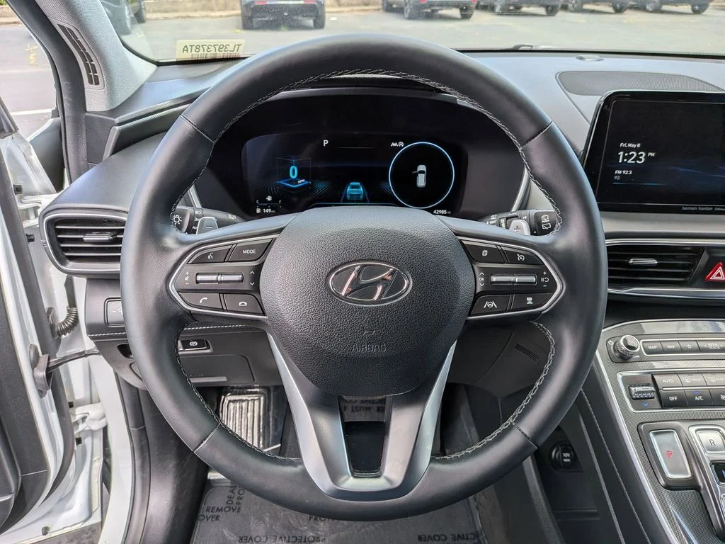 Used 2022 Quartz White Hyundai Limited image 11