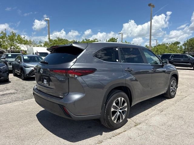 2025 Toyota Highlander XLE - Photo 15