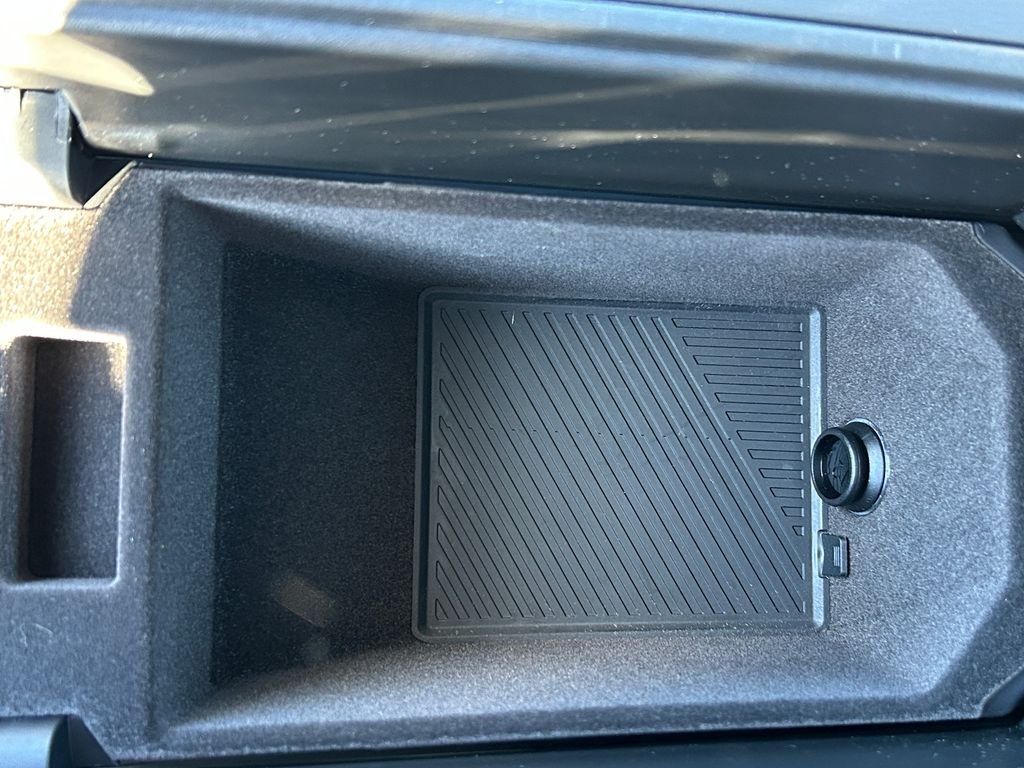 New 2027 Black Sapphire Metallic BMW eDrive40 image 29