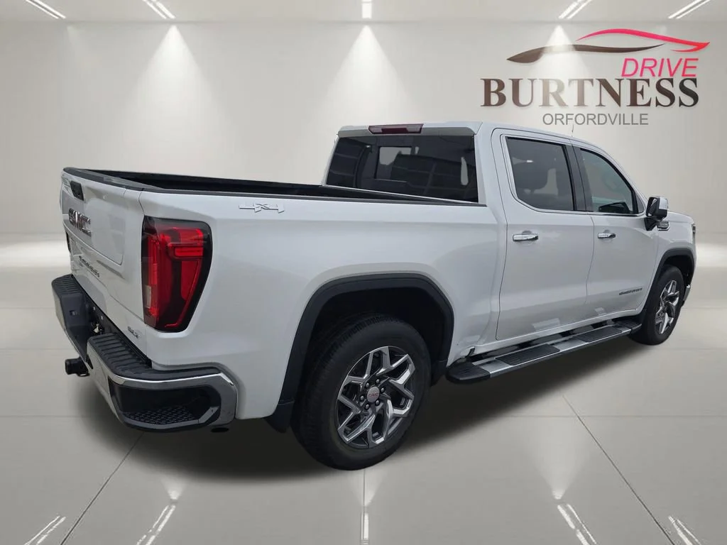 2023 GMC Sierra 1500 SLT - Photo 18