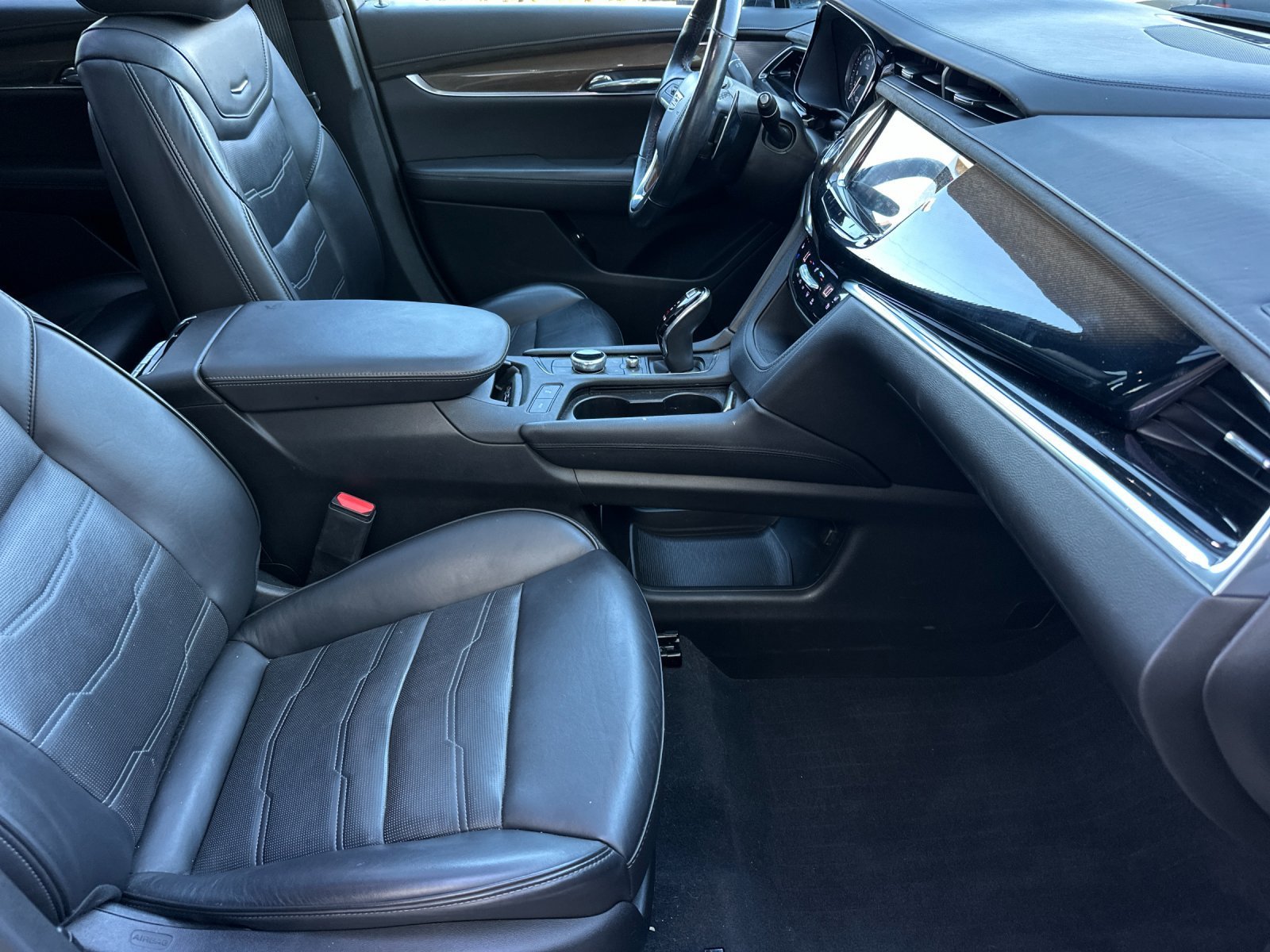 Used 2021 Shadow Metallic Cadillac Sport image 17