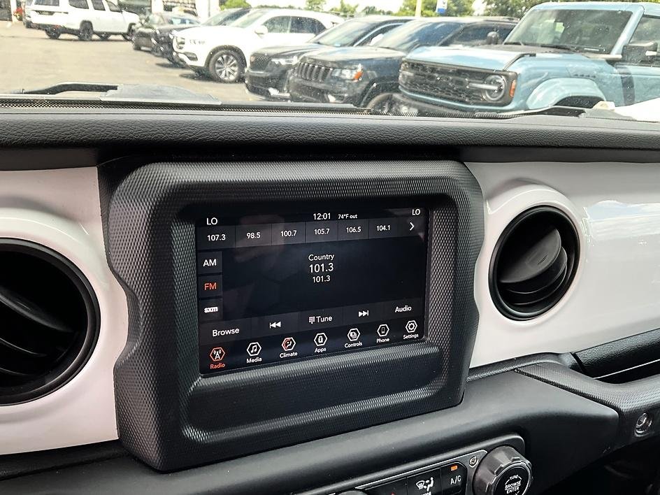Used 2021 Gray Jeep Unlimited Sport image 18
