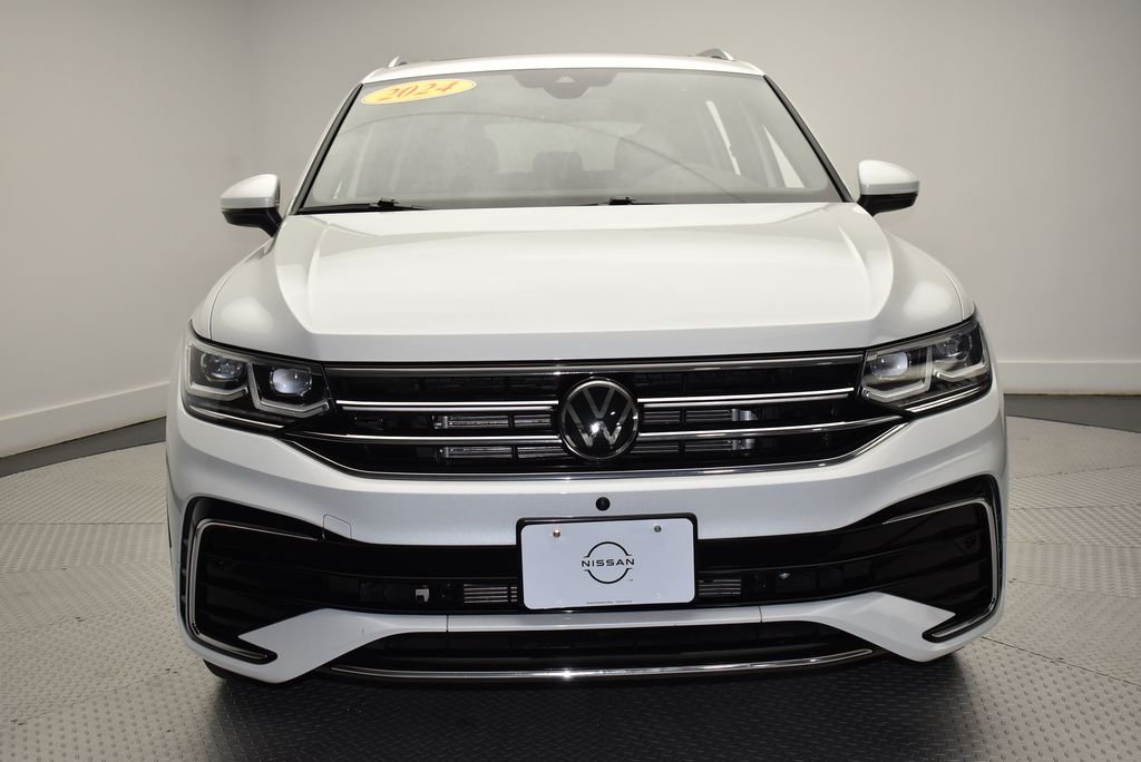 Used 2024 White Volkswagen 2.0T SEL R-Line image 2