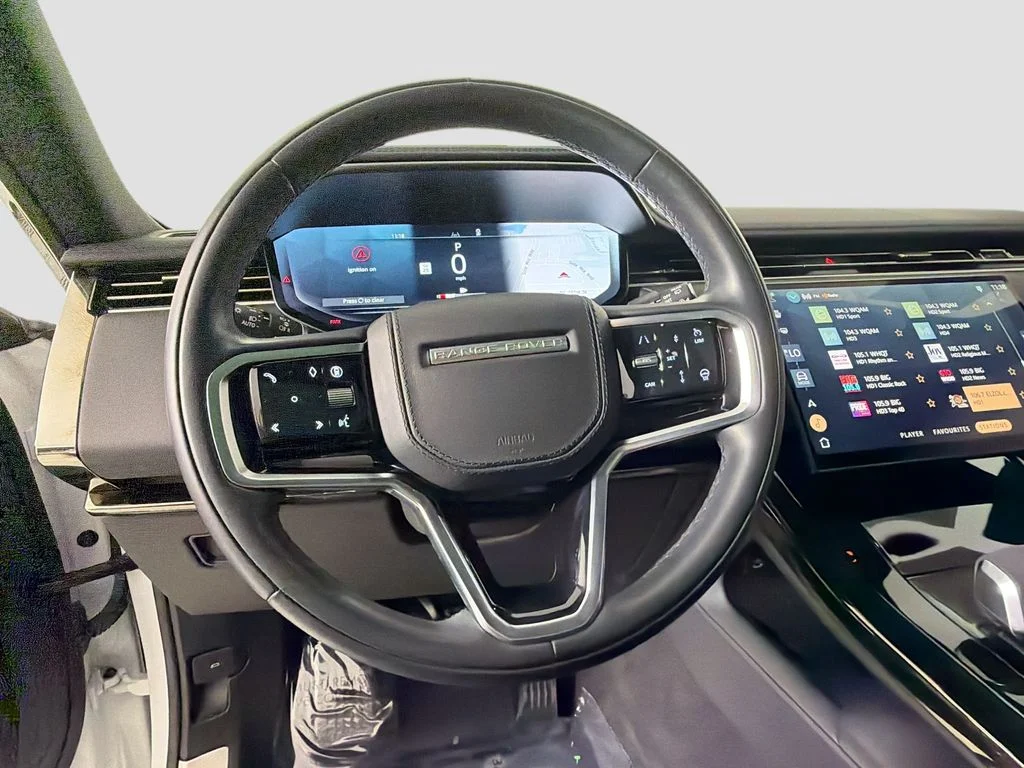 Used 2024 White Land Rover SE image 11