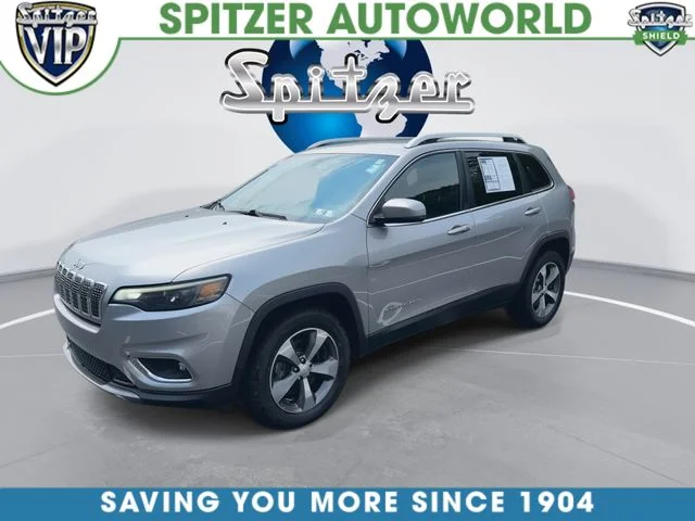 Used 2019 Silver Jeep Limited image 4