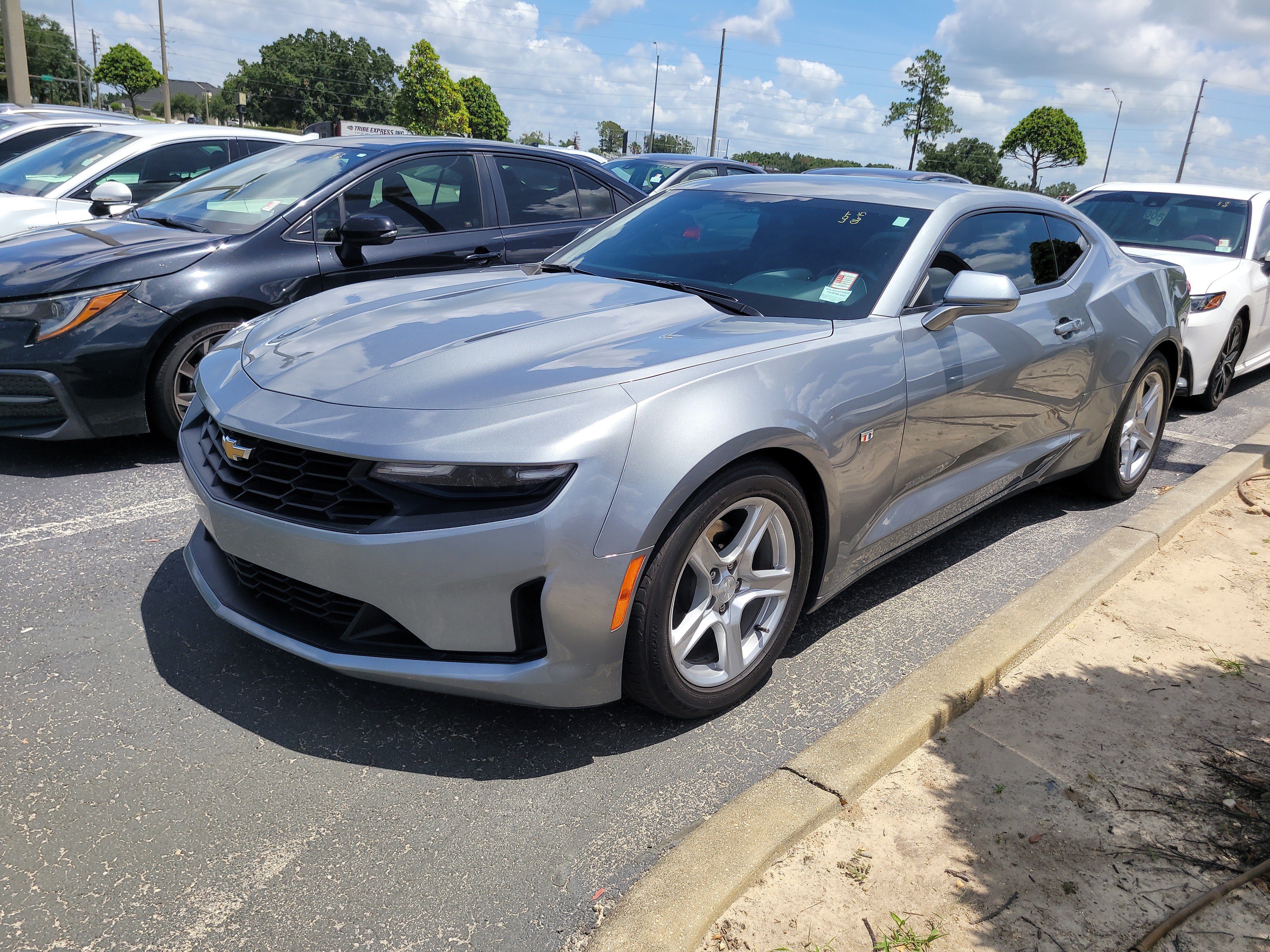 Used 2023 Sharkskin Metallic Chevrolet 1LT image 3