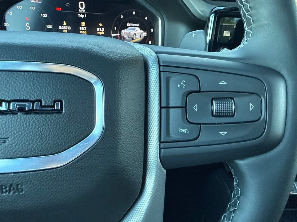 Used 2025 Onyx Black GMC Denali image 22