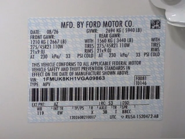 New 2027 Star White Metallic Tri-Coat Ford ST-Line image 55