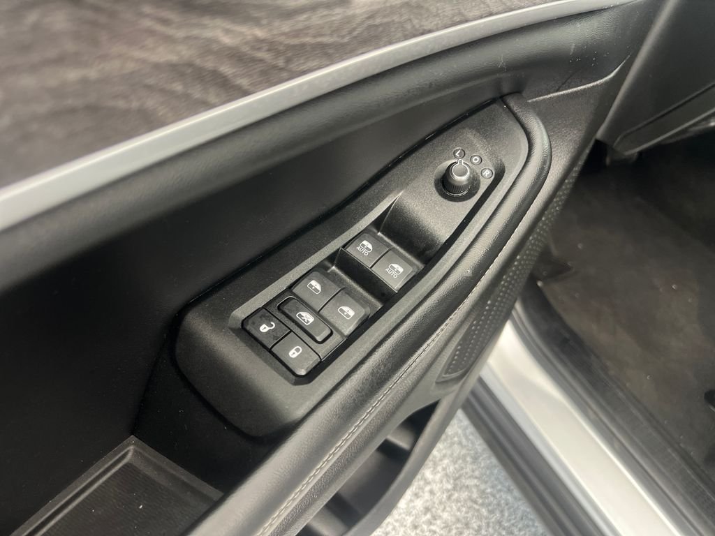 Used 2024 Silver Jeep Limited image 13