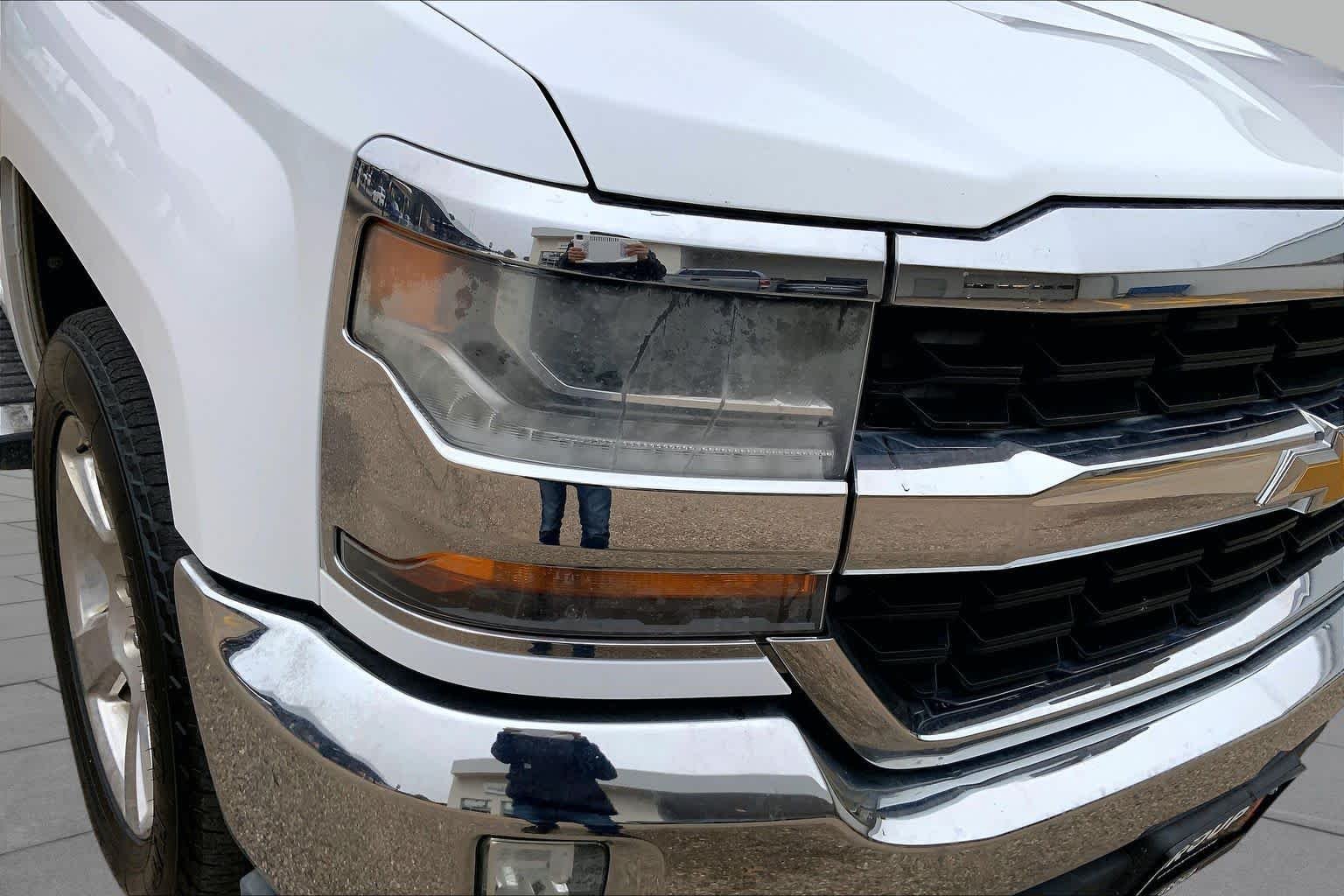 Used 2016 Summit White Chevrolet LT image 26