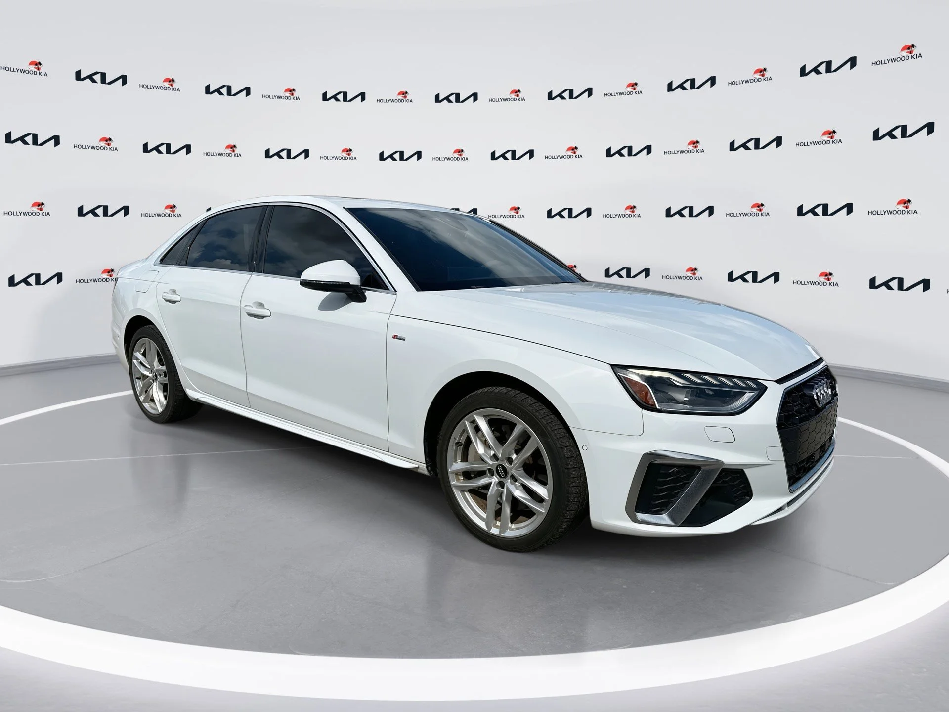 2020 Audi A4 45 quattro S tronic Prestige's photo