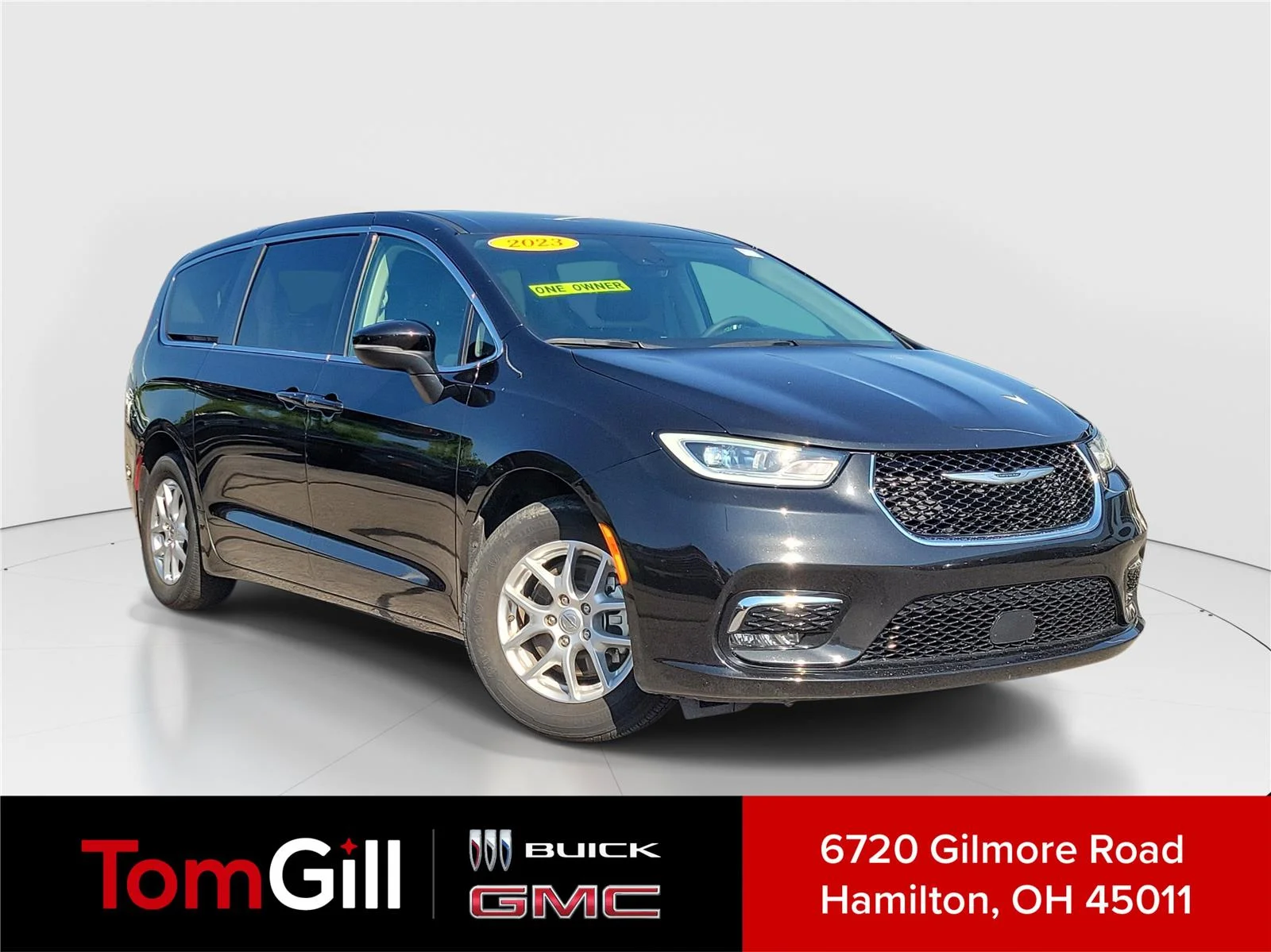 2023 Chrysler Pacifica Touring L's photo