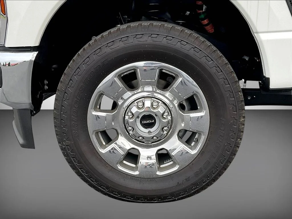 New 2026 Star White Metallic Tri-Coat Ford F-350® Lariat® image 9