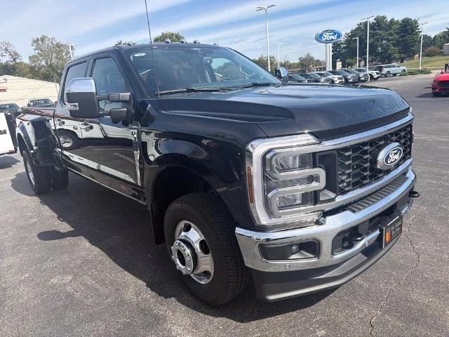 New 2027 Agate Black Metallic Ford F-350® Lariat® image 39