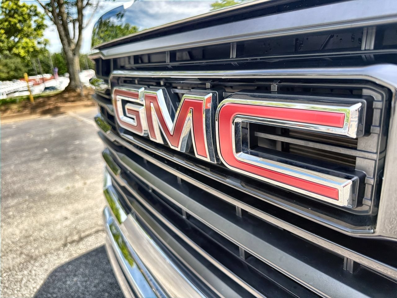 Used 2024 Summit White GMC Pro DRW image 26