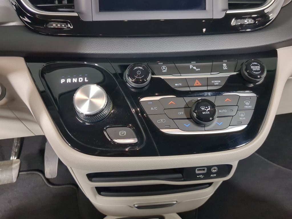 Used 2020 White Chrysler Touring L image 14