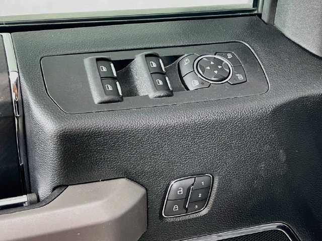 Used 2020 White Ford XL image 9