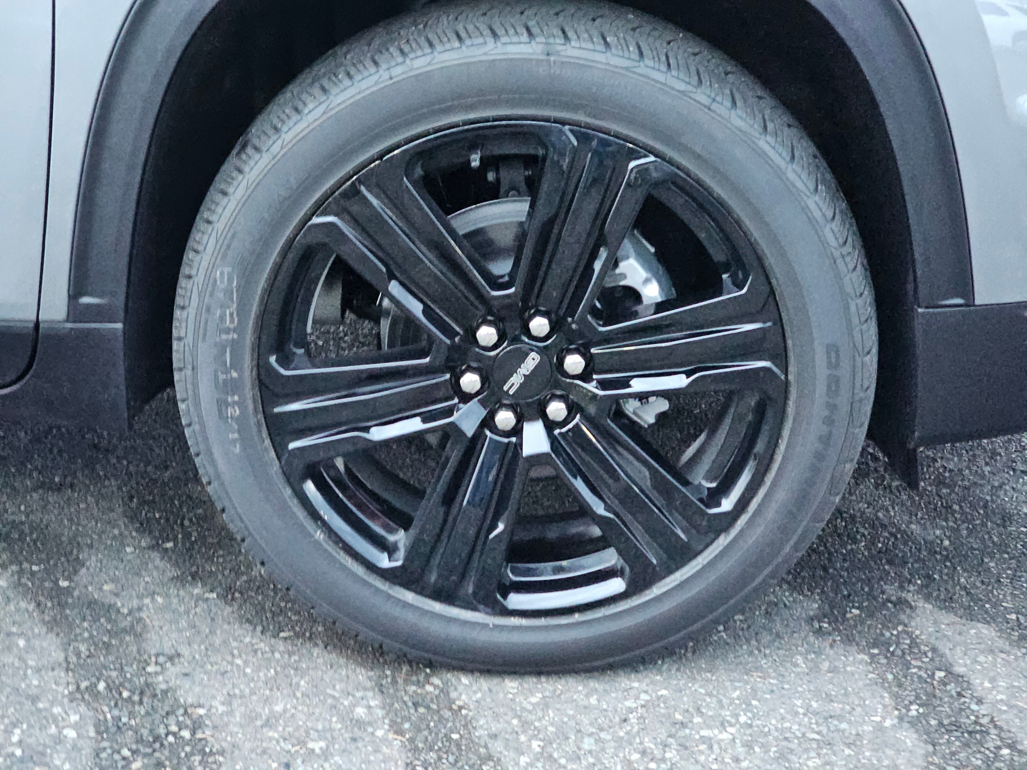 New 2026 Sterling Metallic GMC Elevation image 9