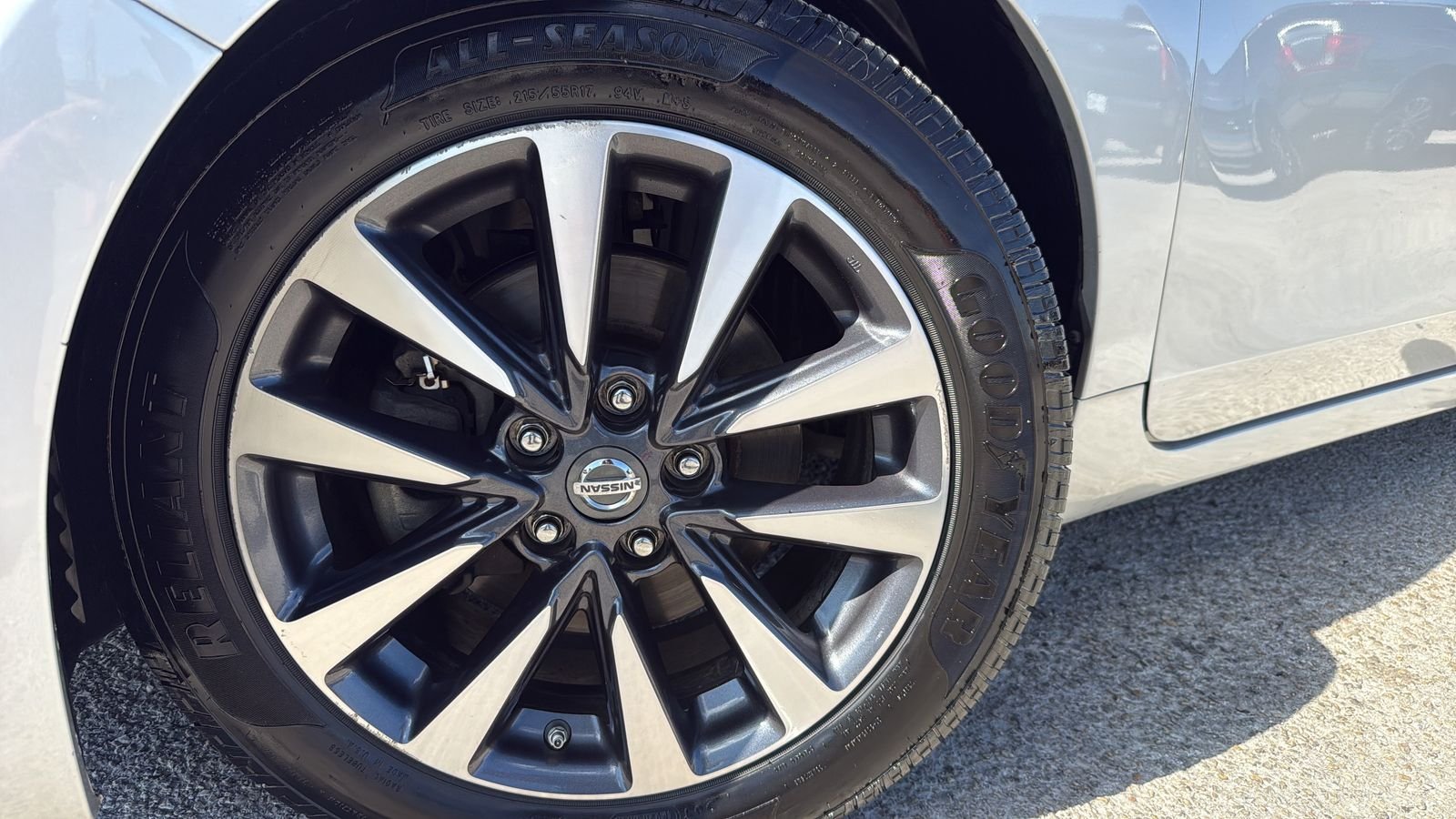 Used 2017 Silver Nissan 2.5 SL image 26