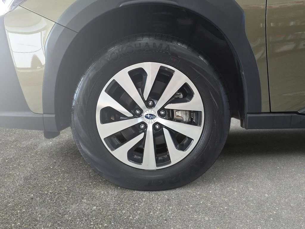 Used 2024 Autumn Green Metallic Subaru Premium image 32