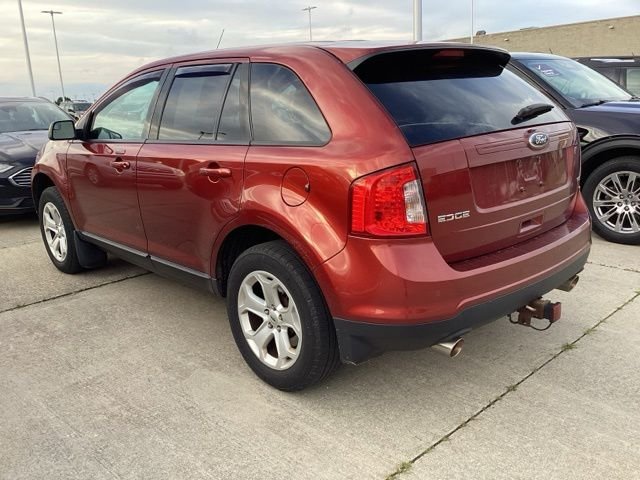 Used 2014  Ford SEL image 11