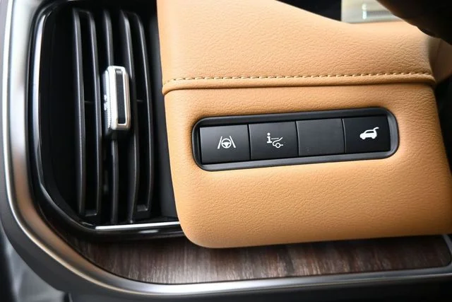 New 2026 Everest White TriCoat Nissan Platinum Reserve image 24