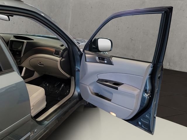 Used 2011 Sage Green Metallic Subaru 2.5X image 38