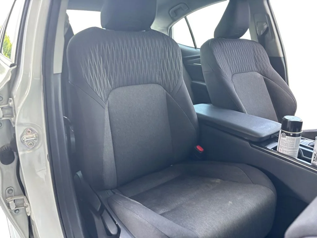 Used 2025 White Toyota LE image 25
