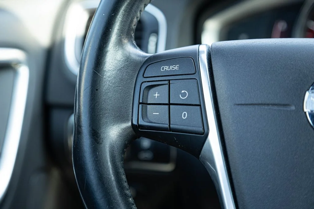 Used 2015 Blue Volvo T5 Premier image 21