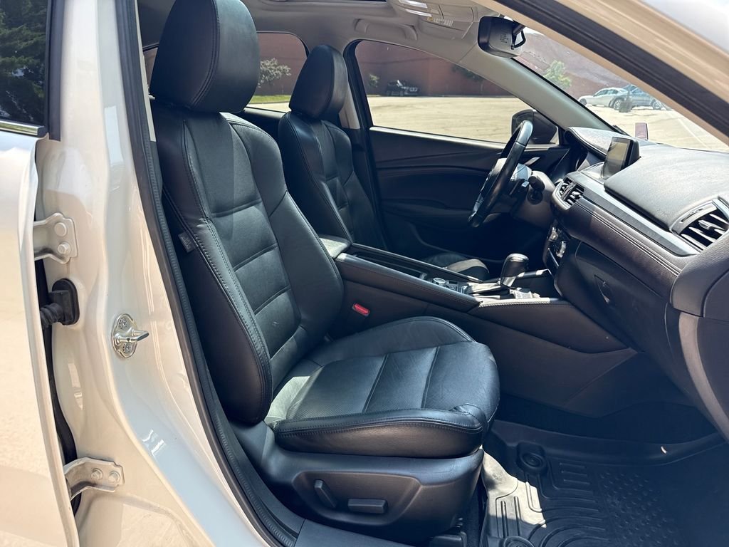 Used 2017 White Mazda Grand Touring image 27