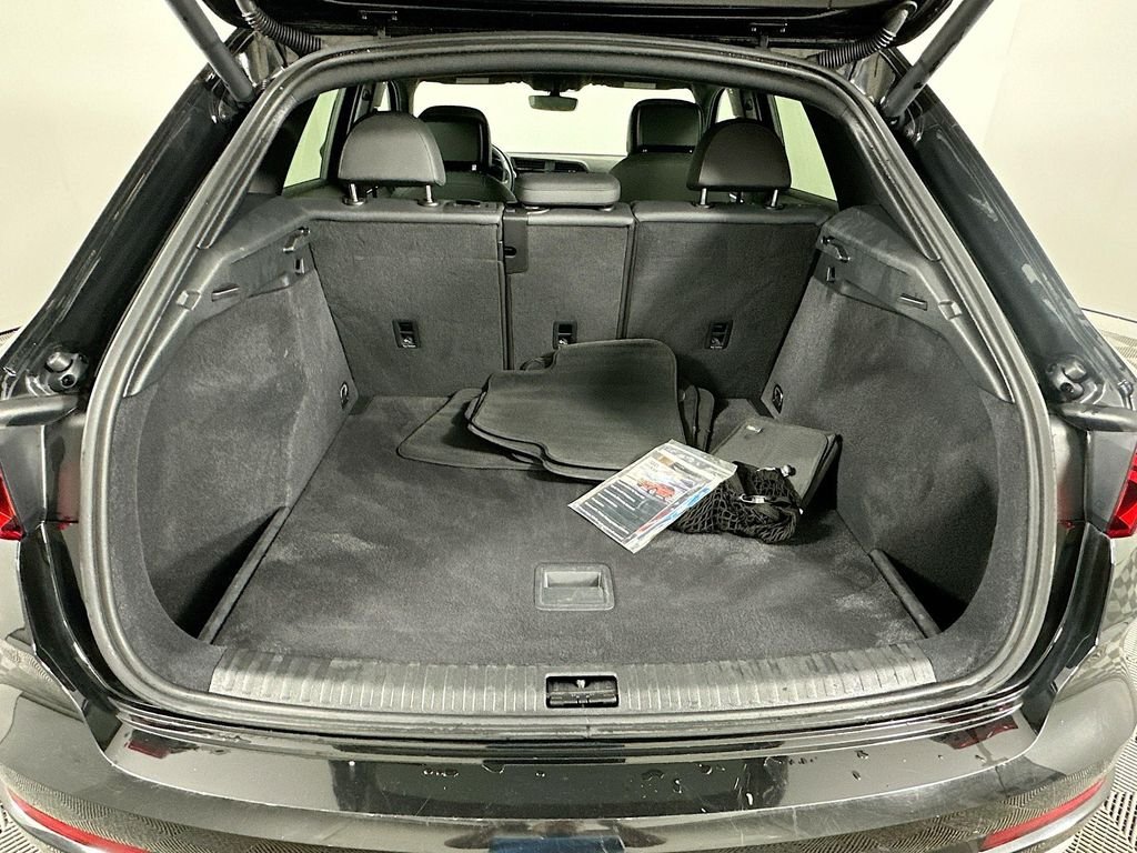 Used 2019 Mythos Black Metallic Audi 2.0T Premium image 26