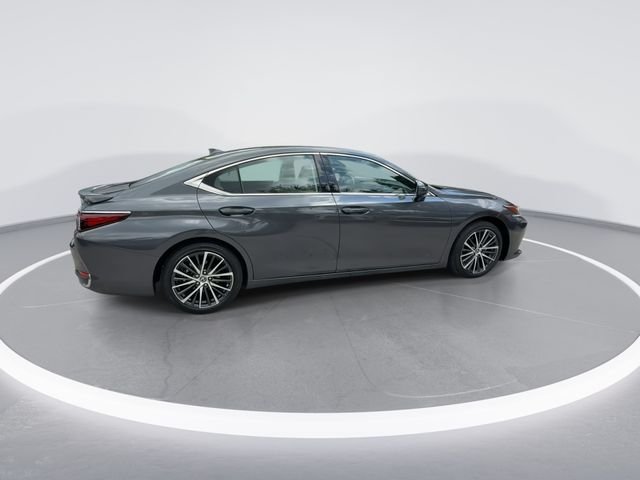 2025 Lexus ES Hybrid 300h - Photo 8