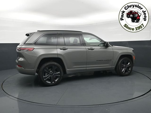 New 2027 Gray Jeep Limited Reserve image 6