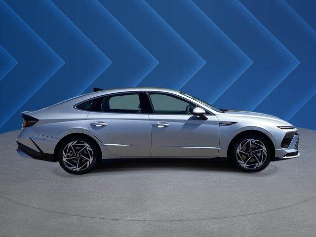 New 2026 Aero Silver Hyundai SEL Sport image 2